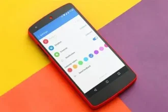 Urlaubsfahrt durch Österreich: Apps und Tipps gegen Langeweile im Stau