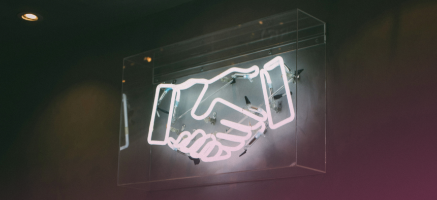 In vielen Unternehmen beginnt die Entscheidung für die Zusammenarbeit mit einem externen IT-Team noch immer mit einer scheinbar einfachen Frage: Wer kann das Projekt termingerecht und im Budget umsetzen? Das sind wichtige Kriterien, doch in der Praxis reichen sie immer seltener aus. Wenn Technologie zur Grundlage von Produktentwicklung, Servicequalität, operativer Effizienz und Wettbewerbsfähigkeit wird, ist das reine „Liefern eines Projekts“ kein ausreichendes Ziel mehr. Genau dann ist nicht entscheidend, ob ein Unternehmen einen Auftragnehmer findet, sondern ob es einen echten Technologiepartner gewinnt.