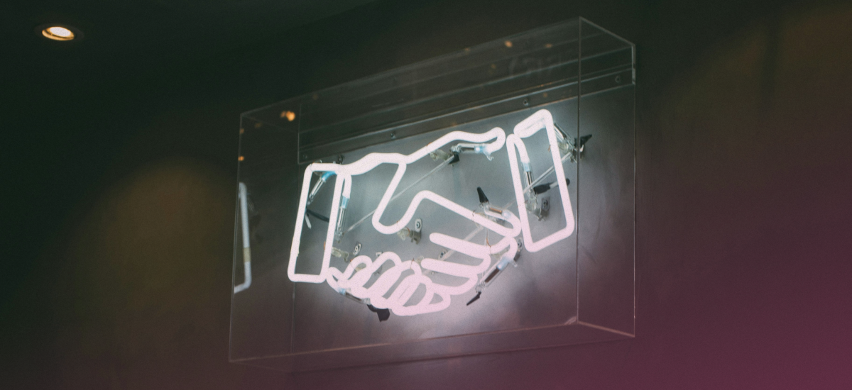 In vielen Unternehmen beginnt die Entscheidung für die Zusammenarbeit mit einem externen IT-Team noch immer mit einer scheinbar einfachen Frage: Wer kann das Projekt termingerecht und im Budget umsetzen? Das sind wichtige Kriterien, doch in der Praxis reichen sie immer seltener aus. Wenn Technologie zur Grundlage von Produktentwicklung, Servicequalität, operativer Effizienz und Wettbewerbsfähigkeit wird, ist das reine „Liefern eines Projekts“ kein ausreichendes Ziel mehr. Genau dann ist nicht entscheidend, ob ein Unternehmen einen Auftragnehmer findet, sondern ob es einen echten Technologiepartner gewinnt.