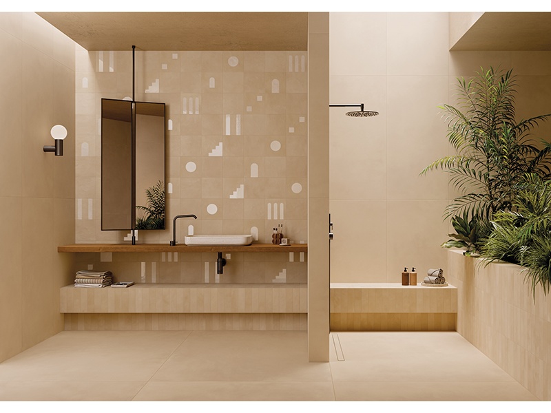 Moderne Badezimmer werden heute als vielschichtige Räume gestaltet, in denen jede Oberfläche zu einer anspruchsvollen visuellen Komposition beiträgt. Anstatt auf einheitliche Materialien zu setzen, gewinnen zeitgemäße Konzepte ihren Charakter häufig durch sorgfältig inszenierte Kontraste.